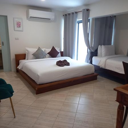 Valentier Cafe And Hotel Чиангмай Екстериор снимка