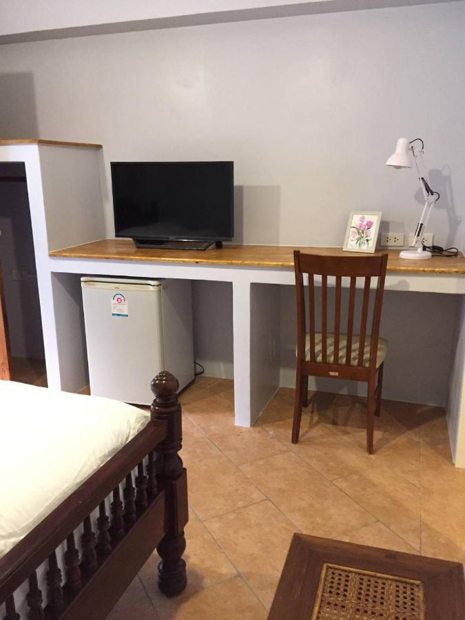 Valentier Cafe And Hotel Чиангмай Екстериор снимка