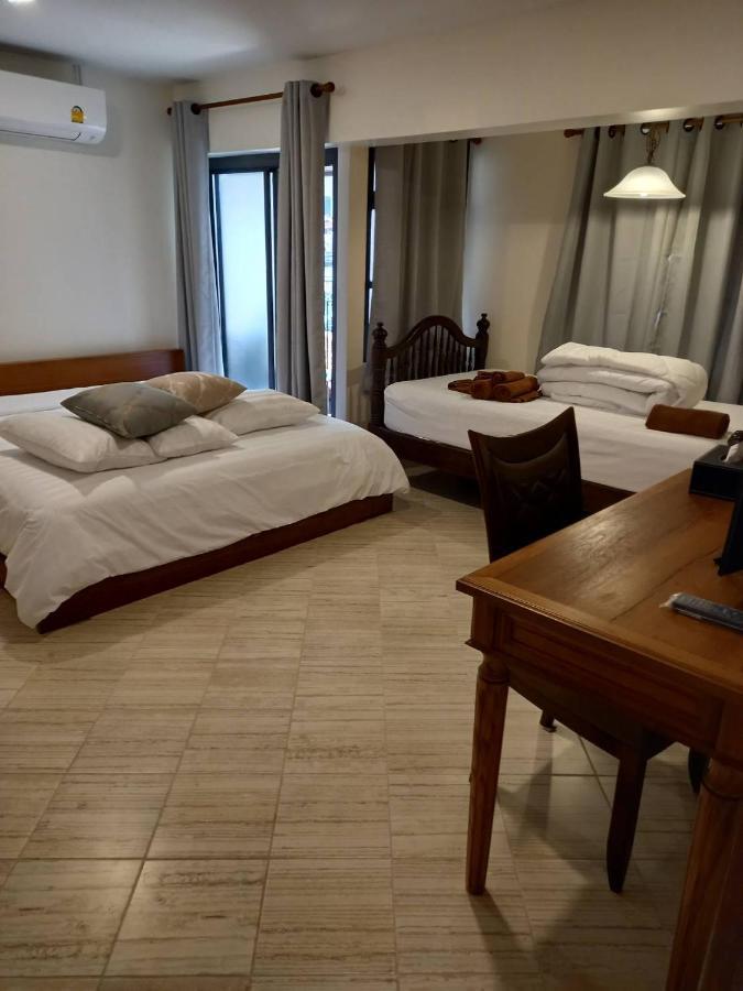 Valentier Cafe And Hotel Чиангмай Екстериор снимка