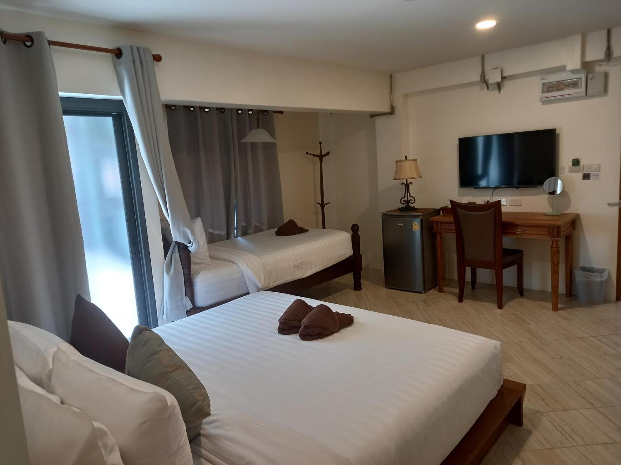 Valentier Cafe And Hotel Чиангмай Екстериор снимка