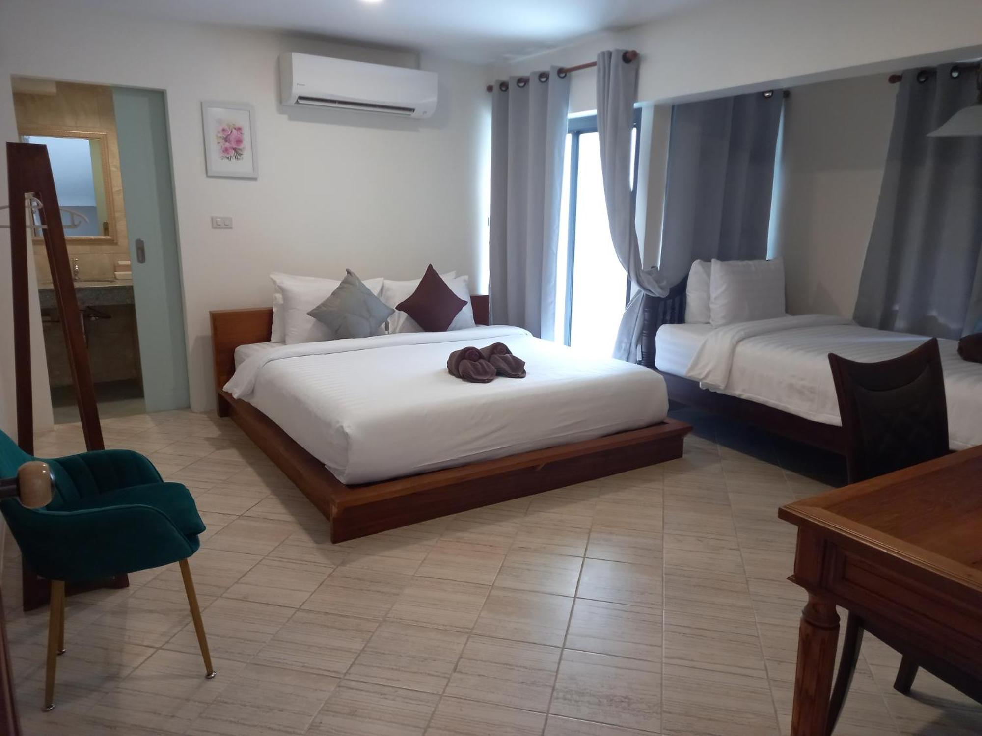 Valentier Cafe And Hotel Чиангмай Екстериор снимка